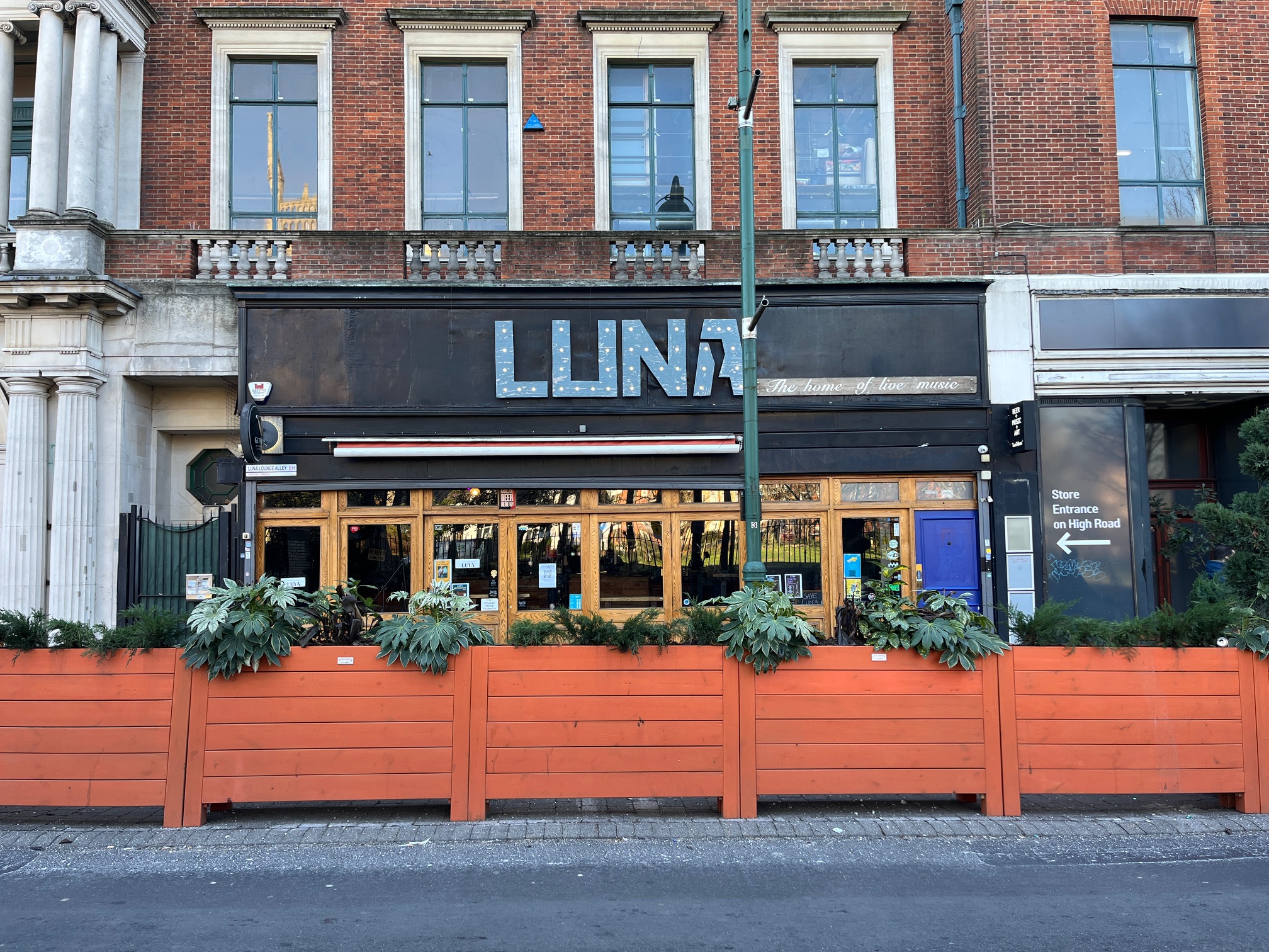 Luna Lounge E11